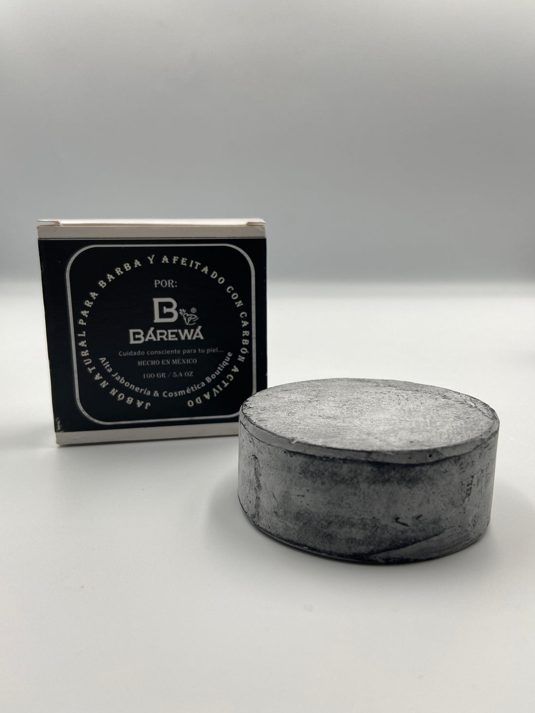 Jabón para barba y afeitado con carbón activado